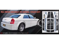 Skill 2 Model Kit 2005 Chrysler 300C 1/25 Scale Model by AMT