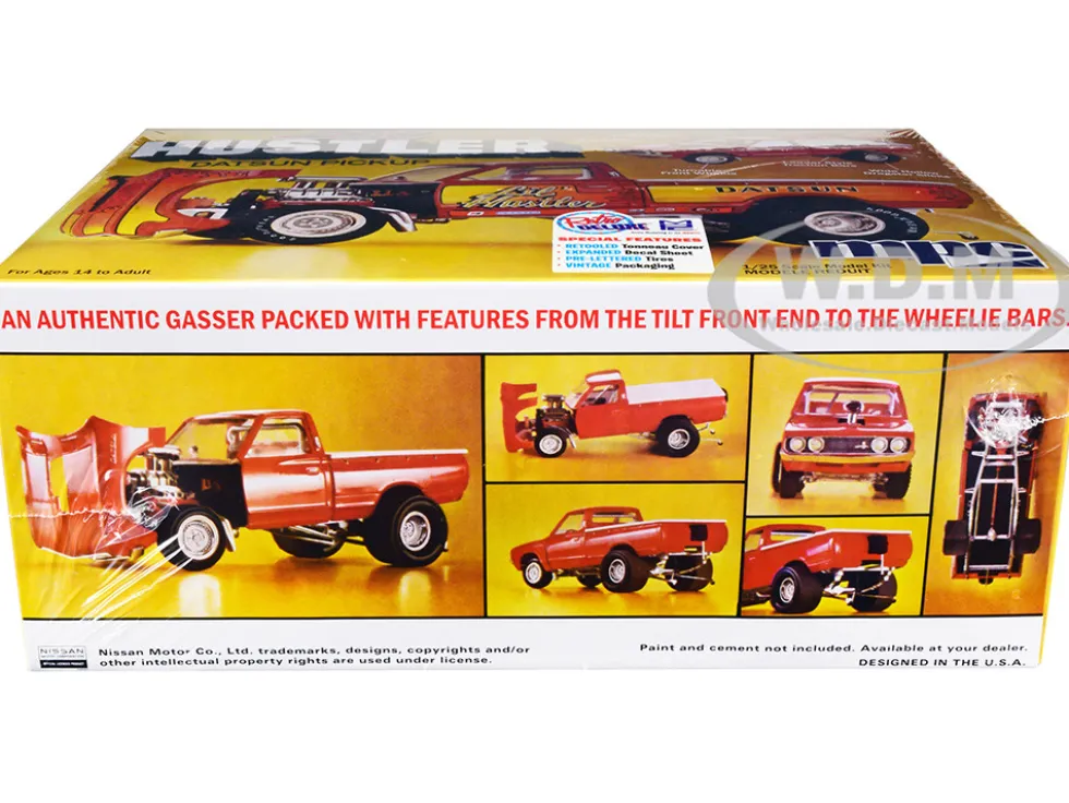 Skill 2 Model Kit 1975 Datsun Pickup Truck Lil Hustler 1/25 Scale Model MPC MPC982