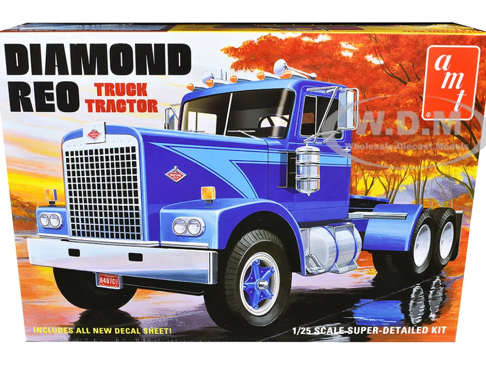 Skill 3 Model Kit Diamond Reo Truck Tractor 1/25 Scale Model by AMT