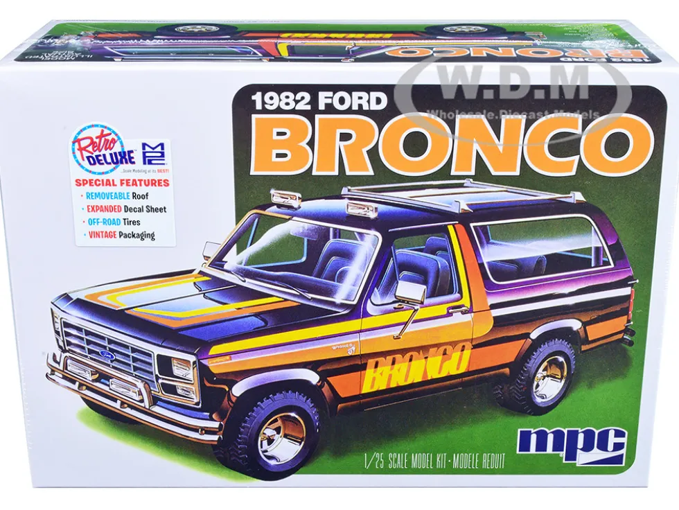 Skill 2 Model Kit 1982 Ford Bronco 1/25 Scale Model MPC MPC991