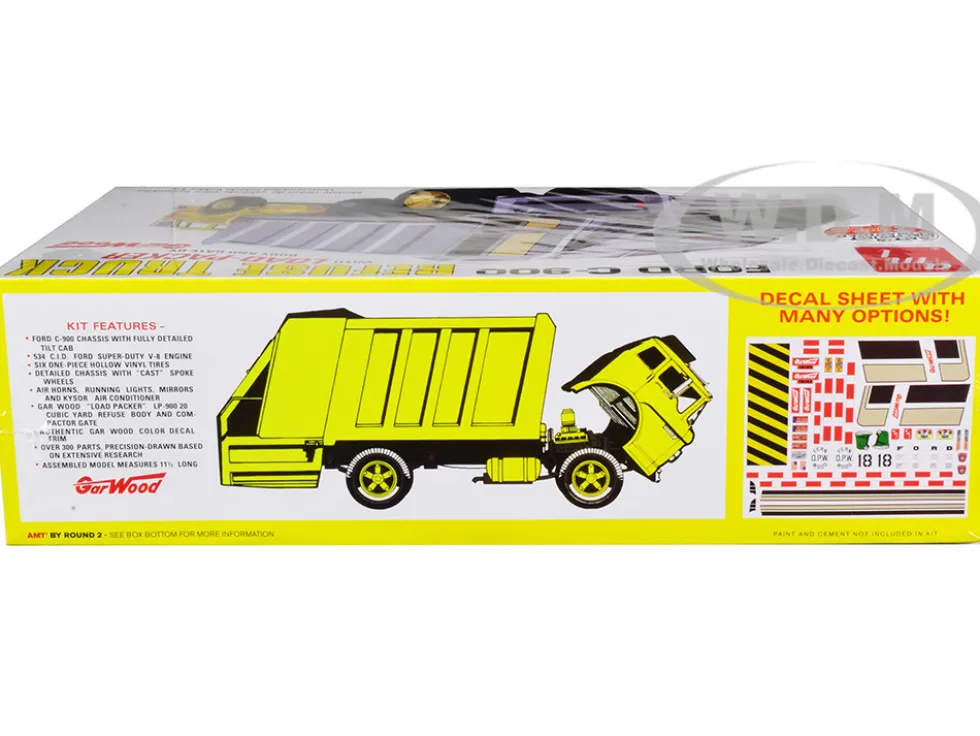 Skill 3 Model Kit Ford C-900 GarWood Refuse Garbage Truck Load-Packer 1/25 Scale Model AMT AMT1247