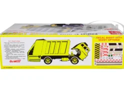 Skill 3 Model Kit Ford C-900 GarWood Refuse Garbage Truck Load-Packer 1/25 Scale Model AMT AMT1247