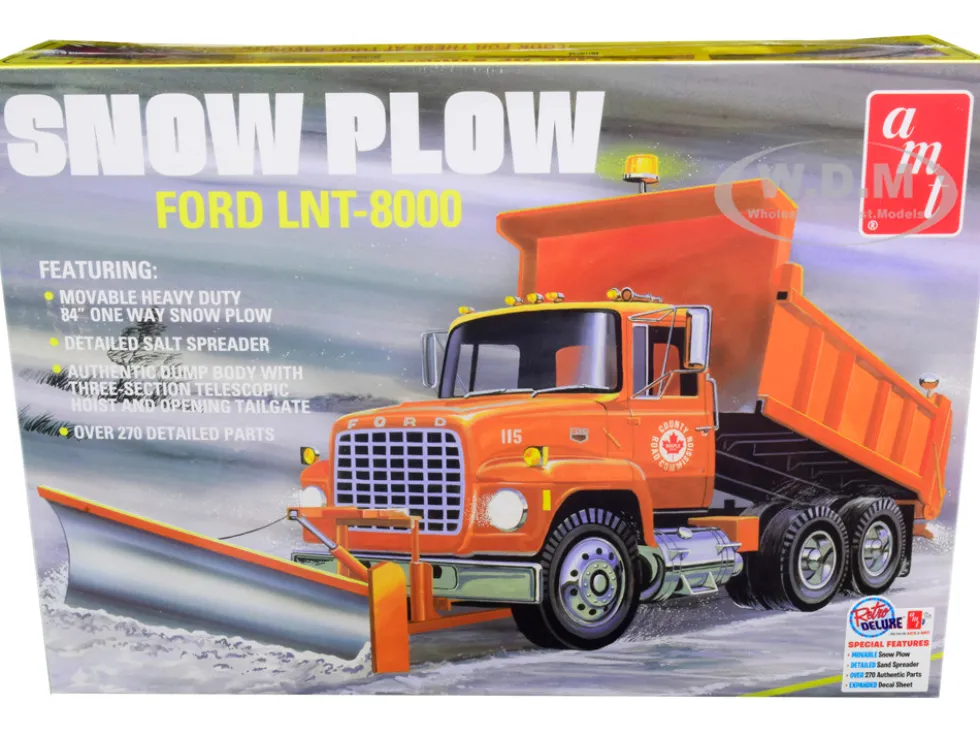 Skill 3 Model Kit Ford LNT-8000 Snow Plow Truck 1/25 Scale Model AMT AMT1178