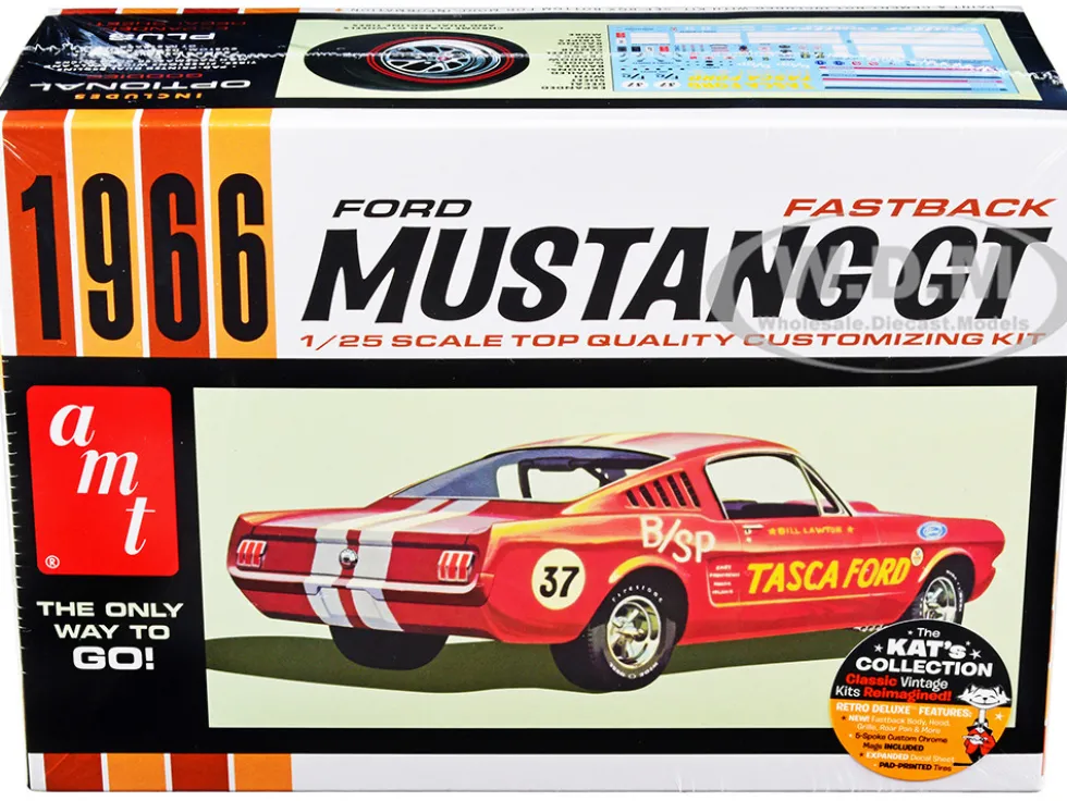 Skill 2 Model Kit 1966 Ford Mustang GT Fastback 1/25 Scale Model AMT AMT1305