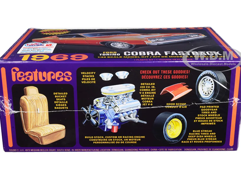 Skill 2 Model Kit 1969 Ford Torino Cobra Fastback 3-in-1 Kit 1/25 Scale Model AMT AMT1217M