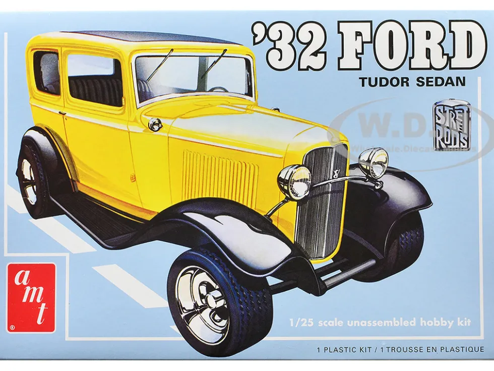 Skill 2 Model Kit 1932 Ford Tudor Sedan "Street Rods" Series 1/25 Scale Model by AMT