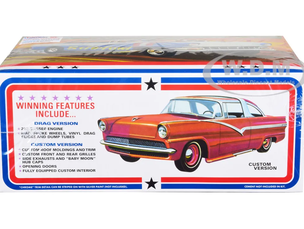 Skill 2 Model Kit 1956 Ford Victoria Hardtop 3 in 1 Kit 1/25 Scale Model AMT AMT1308