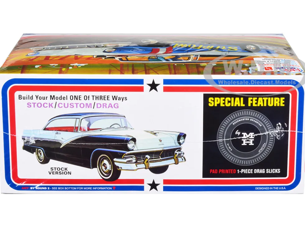 Skill 2 Model Kit 1956 Ford Victoria Hardtop 3 in 1 Kit 1/25 Scale Model AMT AMT1308