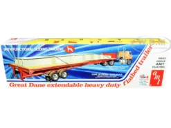 Skill 3 Model Kit Great Dane Extendable Heavy Duty Flat Bed Trailer with Functional Sliding Tandem 1/25 Scale Model AMT AMT1111