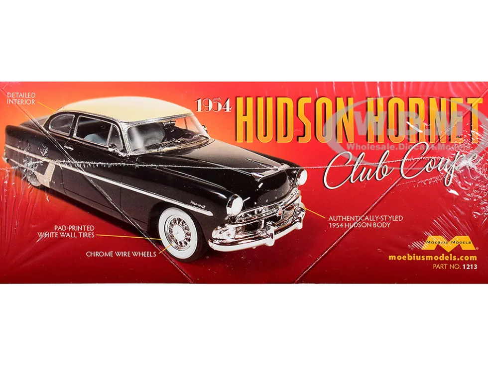Skill 3 Model Kit 1954 Hudson Hornet Coupe 1/25 Scale Model by Moebius