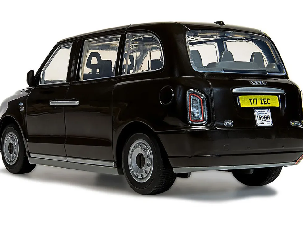 Skill 1 Model Kit London Taxi LEVC TX Black Snap Together Painted Plastic Model Car Kit Airfix Quickbuild J6051