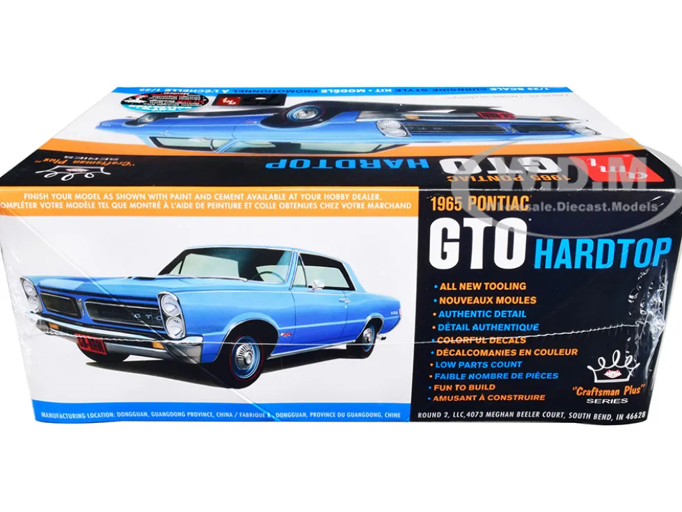 Skill 2 Model Kit 1965 Pontiac GTO Hardtop Craftsman Plus Series 1/25 Scale Model AMT AMT1410M