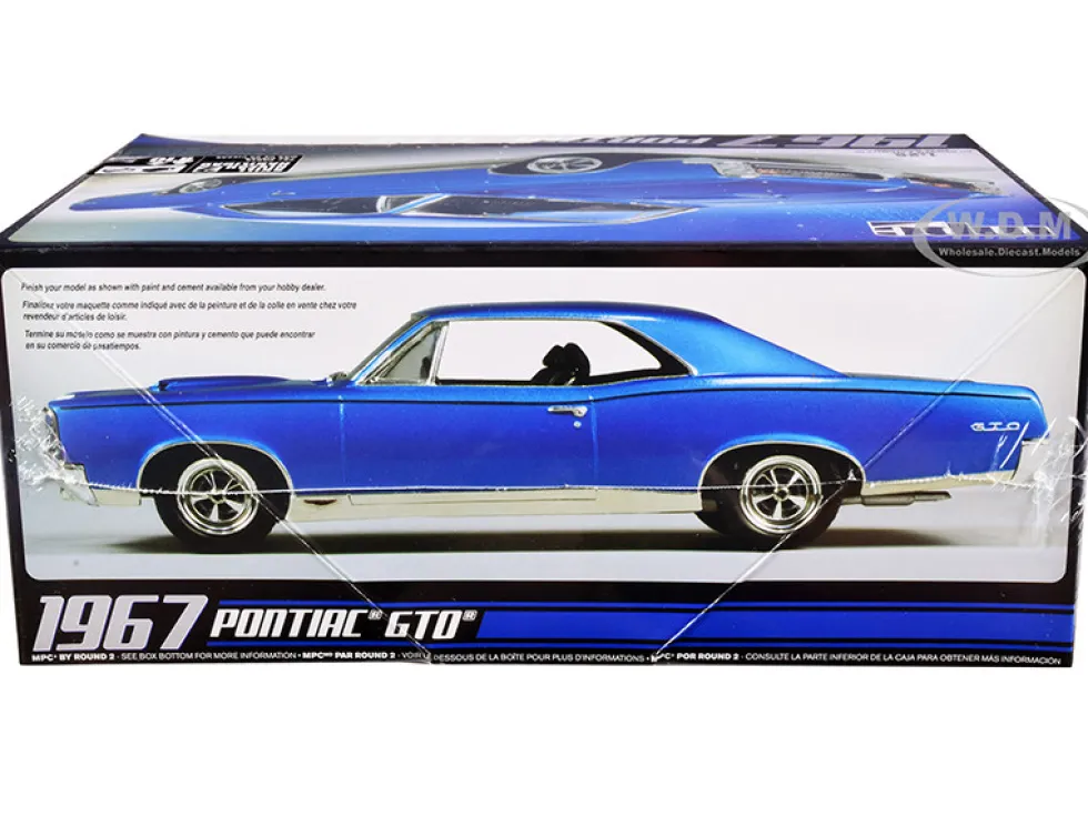 Skill 2 Model Kit 1967 Pontiac GTO 1/25 Scale Model MPC MPC710 L