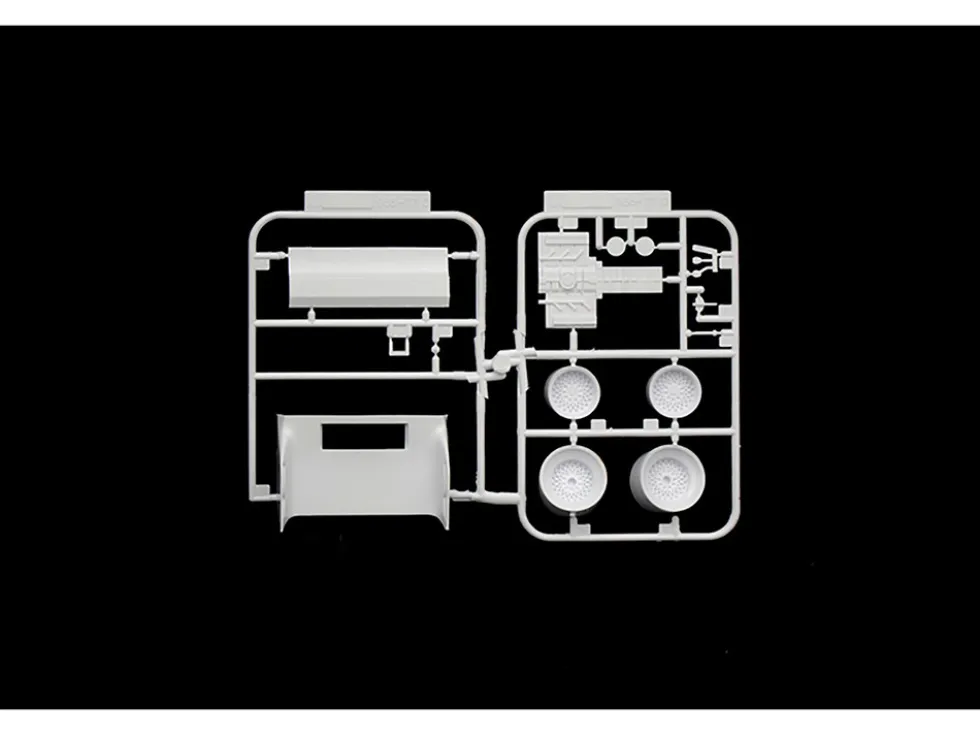 Skill 3 Model Kit Porsche 935 Baby 1/24 Scale Model Italeri 3639
