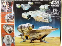Skill 2 Model Kit Razor Crest Spaceship Star Wars: The Mandalorian 1/72 Scale Model AMT AMT1273
