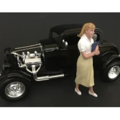 50's Style Figure VIII for 1:24 Scale Models by American Diorama 38258