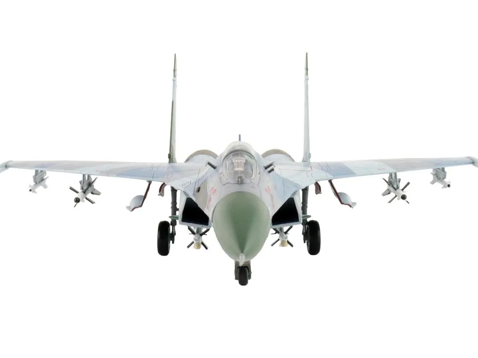 Sukhoi Su-27 Flanker-B Fighter Aircraft "Red 36, Barents Sea, 941st IAP" (1987) Soviet Air Force "Air Power Series" 1/72 Diecast Model by Hobby Master