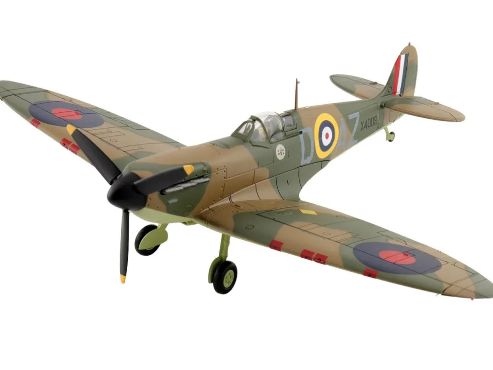 Supermarine Spitfire Mk.1a Fighter Aircraft "X4009, Flight Lieutenant P.C. Hughes" (1940) British Royal Air Force "Air Power Series" 1/48 Diecast Model by Hobby Master