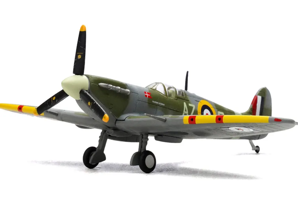 Supermarine Spitfire Mk Vb Fighter Aircraft "BL924, Pilot Officer Aksel Svendsen, Danish Presentation Spitfire, Valdemar Atterdag, No. 234 Madras Presidency Squadron" (1942) Royal Air Force 1/72 Diecast Model Airplane by Legion