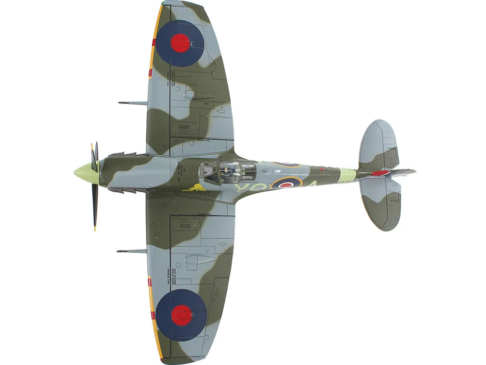 Supermarine Spitfire Mk Vb Fighter Aircraft "EN921, Flying Officer Jack Sheppard, No. 401 Squadron" (1943) Royal Canadian Air Force "Air Power Series" 1/48 Diecast Model by Hobby Master