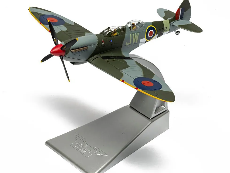Supermarine Spitfire T.9 Aircraft "PV202, Aerial Collective at Duxford Airfield" British Royal Air Force "The Aviation Archive" Series 1/72 Diecast Model by Corgi