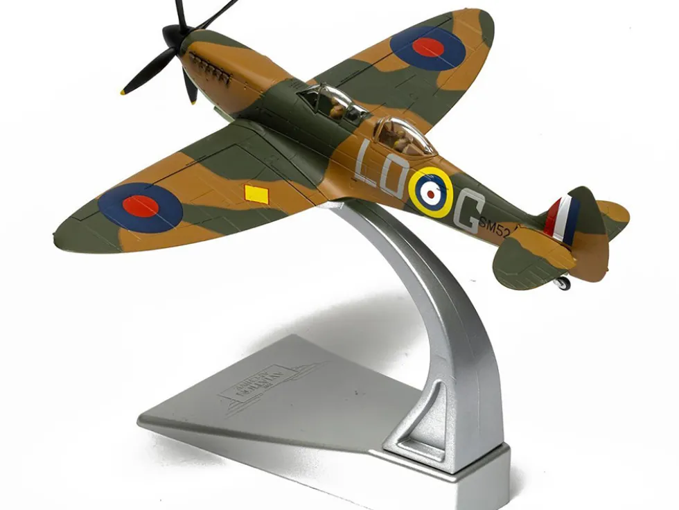 Supermarine Spitfire T.9 Aircraft "SM520, Spitfires.com, Goodwood Aerodrome" British Royal Air Force "The Aviation Archive" Series 1/72 Diecast Model by Corgi