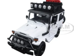Toyota FJ40 Land Cruiser White "4x4 Overlanders" Series 1/24 Diecast Model Car Motormax 79137