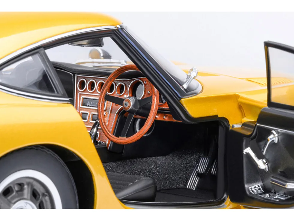 1967 Toyota 2000GT RHD (Right Hand Drive) Gold Metallic 1/18 Model Car by Autoart
