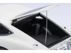 1967 Toyota 2000GT RHD (Right Hand Drive) White 1/18 Model Car by Autoart