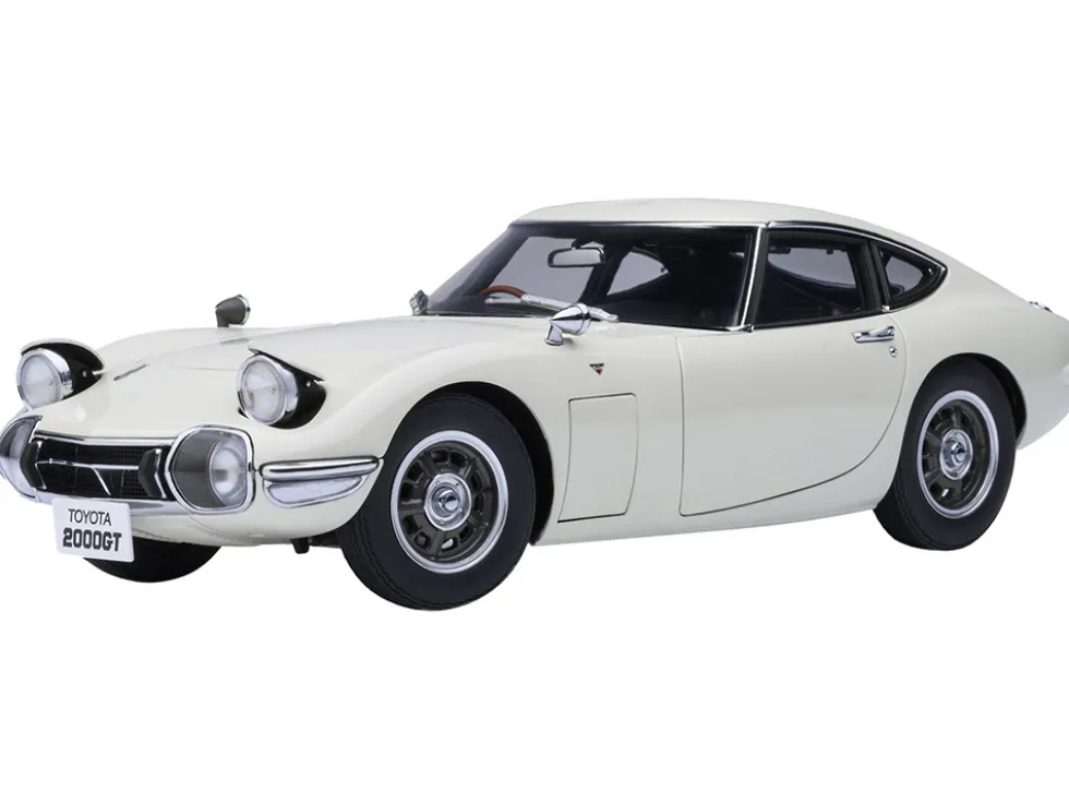 1967 Toyota 2000GT RHD (Right Hand Drive) White 1/18 Model Car by Autoart