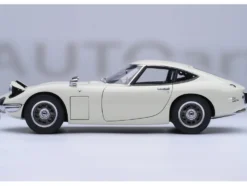 1967 Toyota 2000GT RHD (Right Hand Drive) White 1/18 Model Car by Autoart