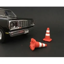 Traffic Cones Set of 4 Accessory For 1:24 Models American Diorama 77532