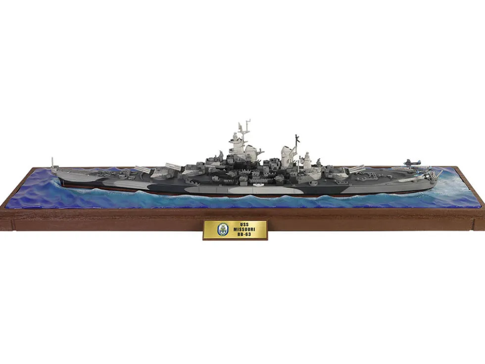 USS Missouri BB 63 Iowa class Battleship Battle of Okinawa 1945 United States Navy Waterline Edition Battleship Series 1/700 Diecast Model Forces of Valor FOV-862031B