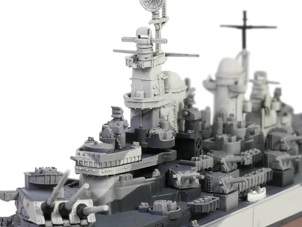USS Missouri BB 63 Iowa class Battleship Battle of Okinawa 1945 United States Navy Full Hull Edition Battleship Series 1/700 Diecast Model Forces of Valor FOV-861131B