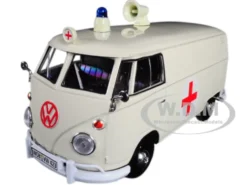 Volkswagen Type 2 T1 Ambulance Cream 1/24 Diecast Model Car Motormax 79565