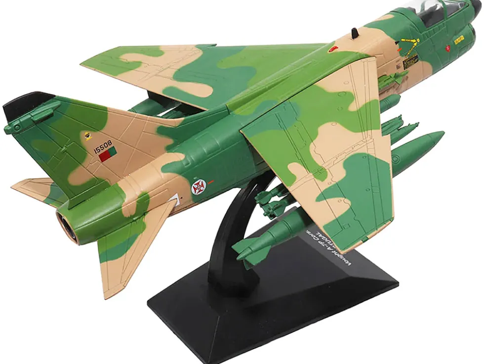 Vought A 7P Corsair II Attack Aircraft Portugal 1/72 Diecast Model Militaria Die Cast 27293-65