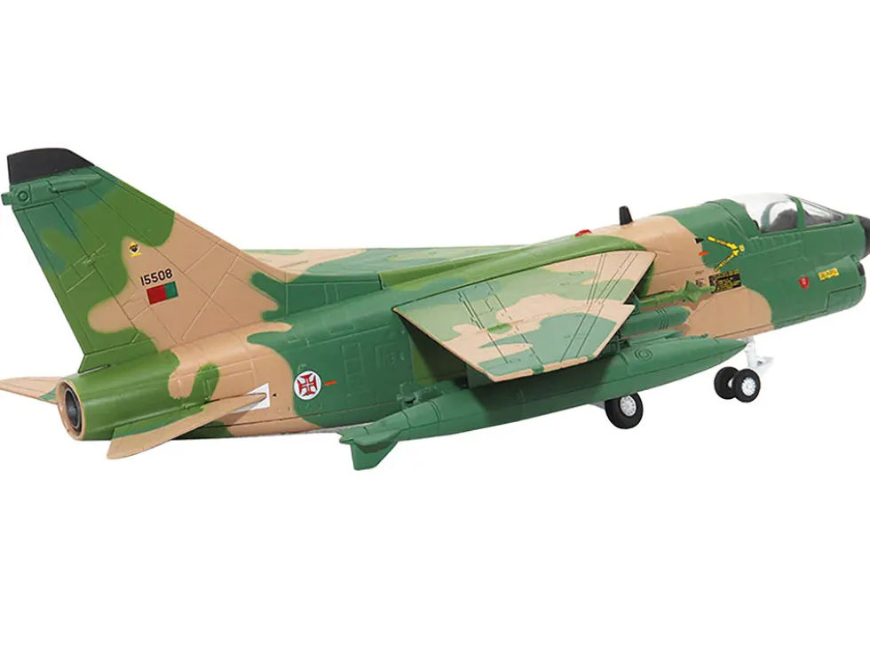 Vought A 7P Corsair II Attack Aircraft Portugal 1/72 Diecast Model Militaria Die Cast 27293-65
