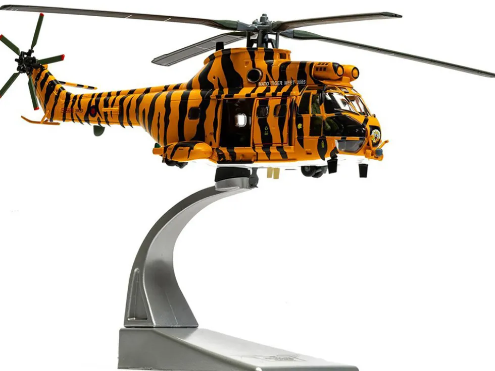 Westland Puma HC-1 Helicopter "No. 230 Squadron, NATO Tiger Meet livery, RIAT" (2005) Royal Air Force "The Aviation Archive" Series 1/72 Diecast Model by Corgi