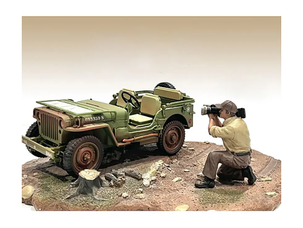 4X4 Mechanic Figure 7 for 1/18 Scale Models American Diorama AD18017