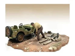 4X4 Mechanic Figure 4 for 1/18 Scale Models American Diorama AD18014