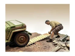 4X4 Mechanic Figure 2 with Board Accessory for 1/18 Scale Models American Diorama AD18012