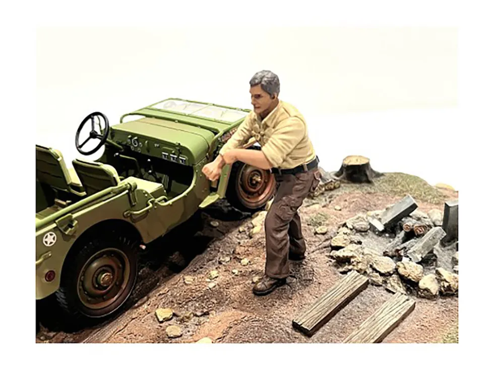 4X4 Mechanic 8 piece Figure Set for 1/18 scale models American Diorama 18011 18012 18013 18014 18015 18016 18017 18018