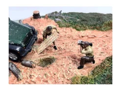4X4 Mechanics 2 Piece Diecast Figure Set 4 for 1/43 Scale Models American Diorama AD43004