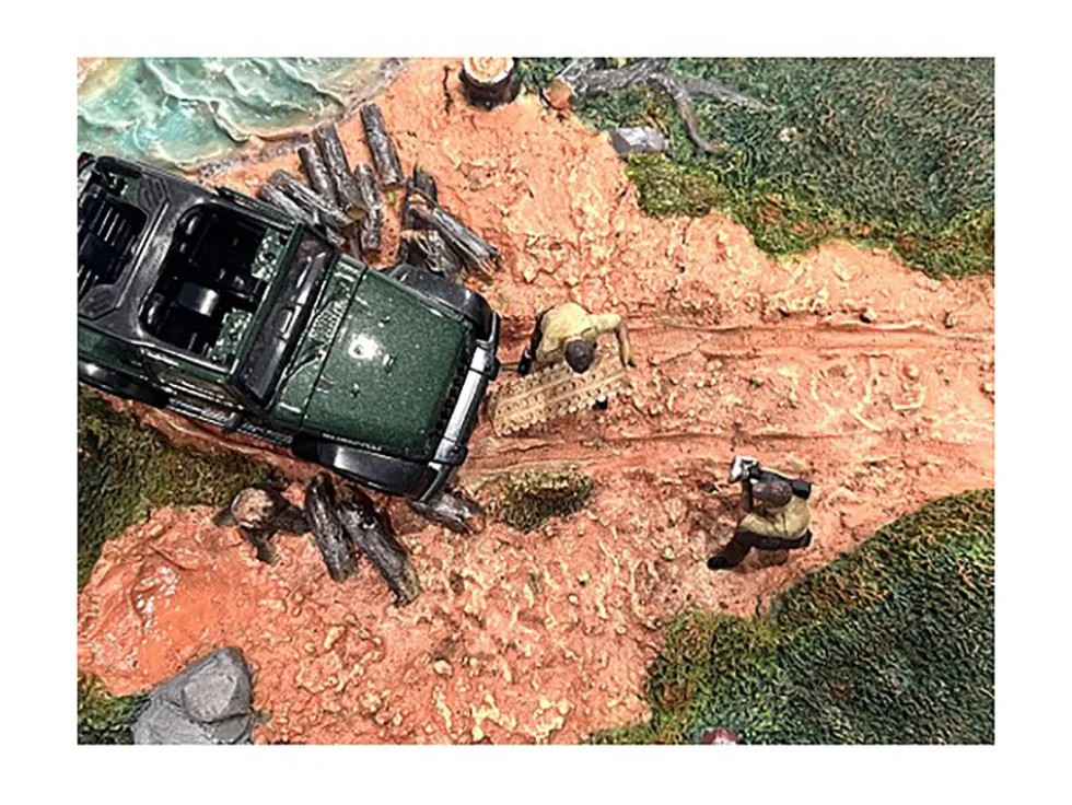 4X4 Mechanics 2 Piece Diecast Figure Set 4 for 1/43 Scale Models American Diorama AD43004