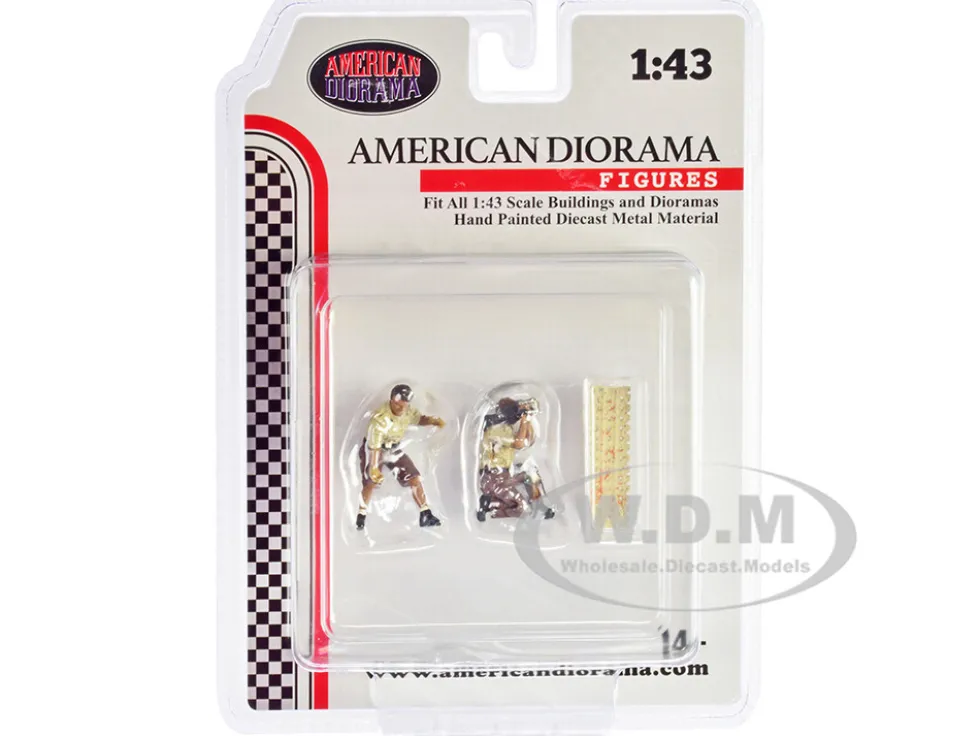 4X4 Mechanics 2 Piece Diecast Figure Set 4 for 1/43 Scale Models American Diorama AD43004